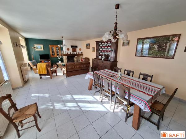 Maison familiale sur vaste terrain avec dépendances et fort potentiel