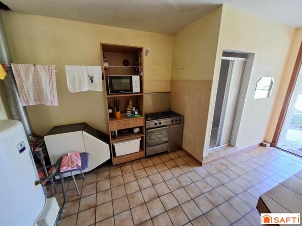 Maison familiale sur vaste terrain avec dépendances et fort potentiel