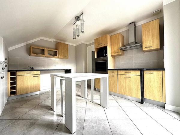 T5 lumineux de 76,49 m² à Cluses – Quartier La Sardagne