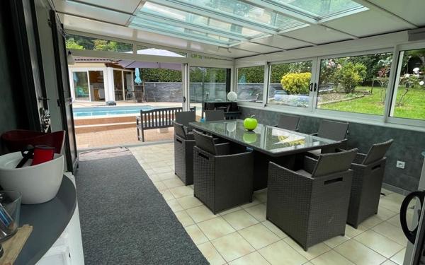 Maison à vendre    9 pièces • 200 m2 Collonges-au-Mont-d'Or