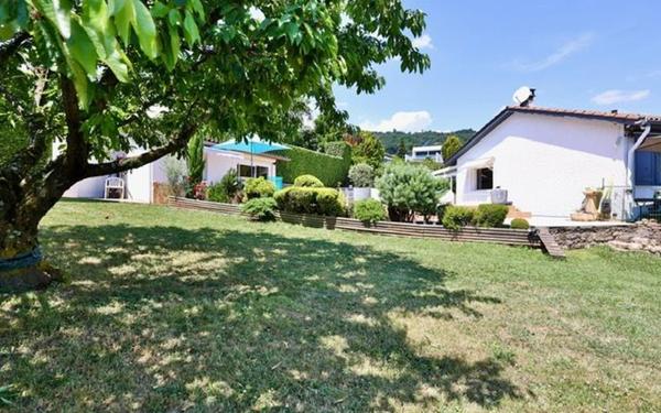 Maison à vendre    9 pièces • 200 m2 Collonges-au-Mont-d'Or