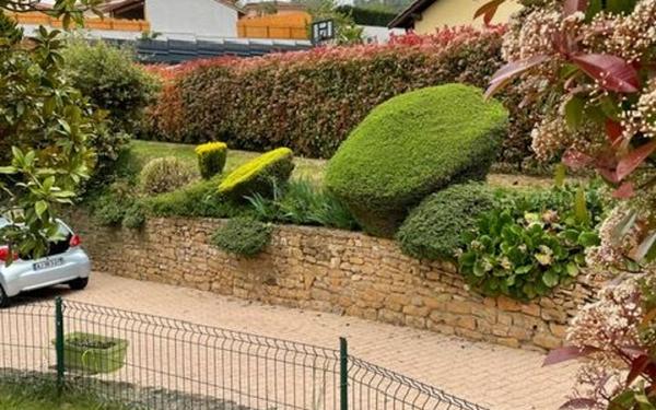 Maison à vendre    9 pièces • 200 m2 Collonges-au-Mont-d'Or