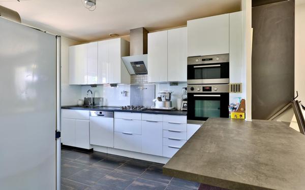 Maison à vendre    9 pièces • 200 m2 Collonges-au-Mont-d'Or