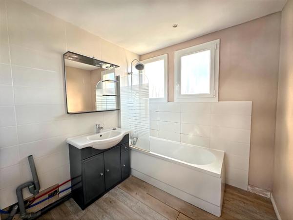 Appartement 3 pièces 65 m² avec double séjour à Gisors 27140