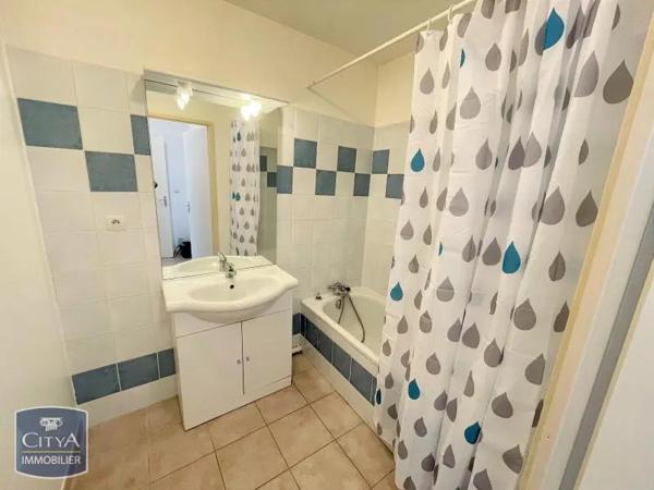 Appartement à louer 2 pièces 45.77m² Alès (30100)