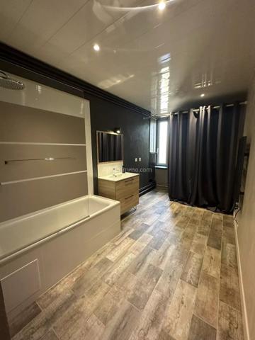Location                                                      Appartement
                        
                     3 pièces                      92 m2                     à Morteau