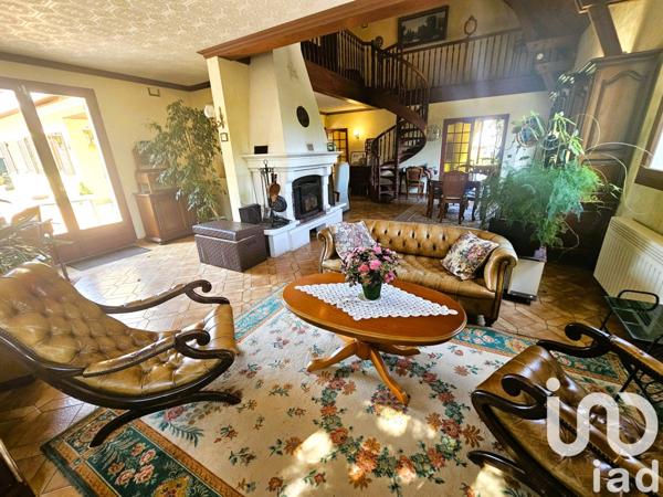 Maison à vendre 8 pièces 225 m² Le Coudray-Montceaux