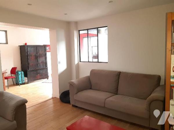 Quartier Saint-Thérèse : Sur un terrain de 284m², maison d'habitation des années 50 avec extens...