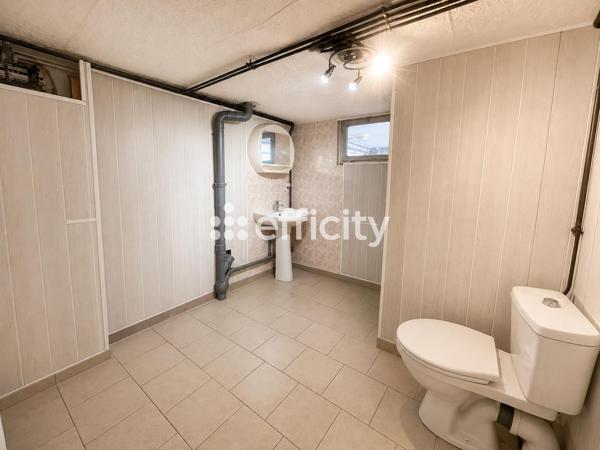 Maison
         5 pièces
        - 107 m² 249 000 € *