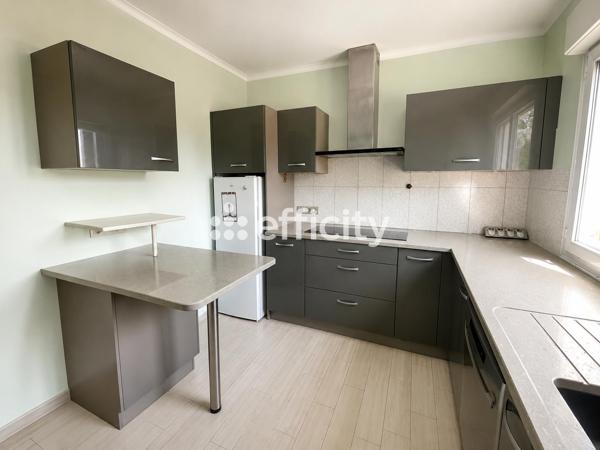 Maison
         5 pièces
        - 107 m² 249 000 € *