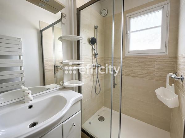 Maison
         5 pièces
        - 107 m² 249 000 € *