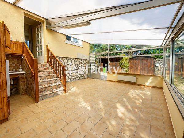 Maison
         5 pièces
        - 107 m² 249 000 € *