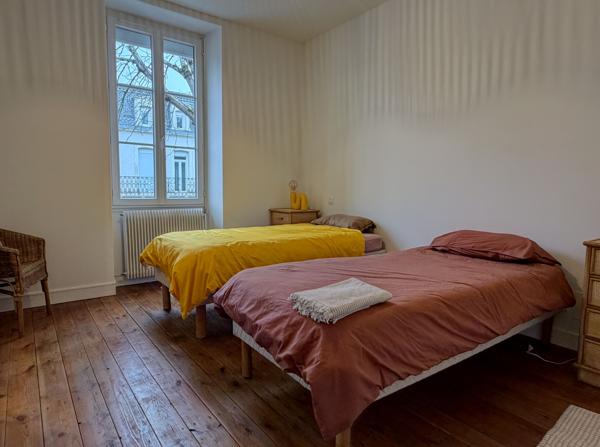 Villeneuve-sur-Lot (47300) Villeneuve sur lot, charmante maison de ville rénovée avec jardinet