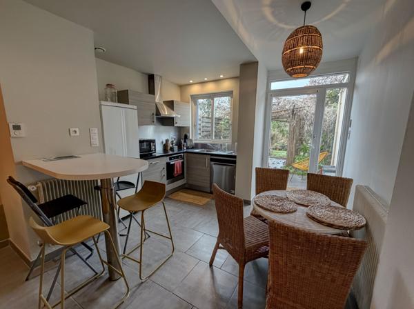 Villeneuve-sur-Lot (47300) Villeneuve sur lot, charmante maison de ville rénovée avec jardinet