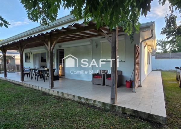 Ensemble immobilier avec piscine, composé de 2 T3 et 1 T2