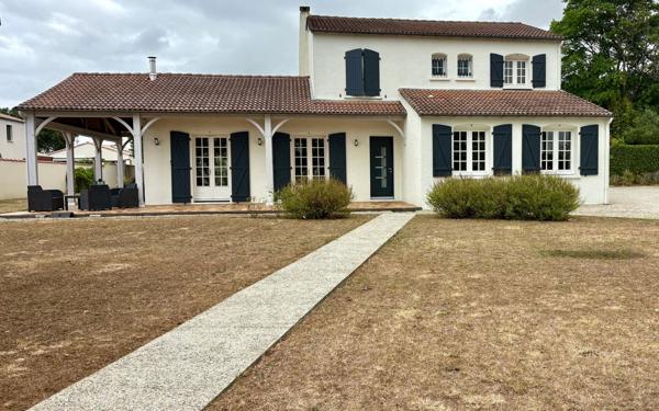 Maison à vendre    5 pièces •  Niort