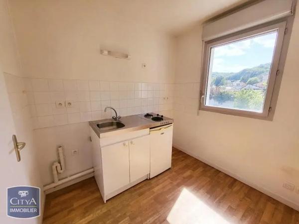 Appartement à louer 2 pièces 48.4m² Elbeuf (76500)