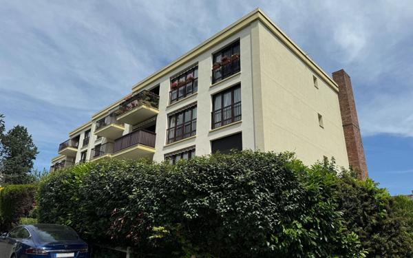 Appartement à louer    5 pièces •    Bures-sur-Yvette