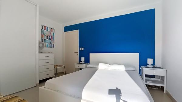 PORT FREJUS T2 DERNIER ETAGE GRANDE TERRASSE GARAGE