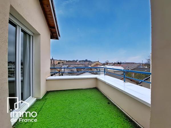 Appartement T3 de 73.46 m² Dernier étage  2 balcons Garage + Parking  Meximieux
