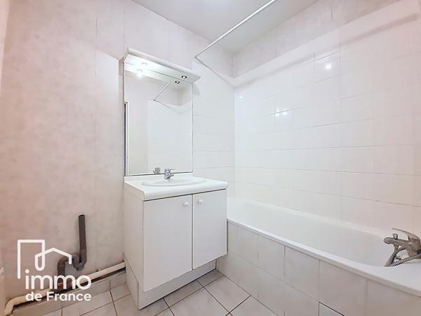 Appartement T3 de 73.46 m² Dernier étage  2 balcons Garage + Parking  Meximieux