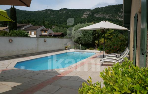 Charmante villa de 189 m2 avec piscine à Saint-Nazaire-en-Royans, proche Romans-sur-Isere et Saint-Marcellin