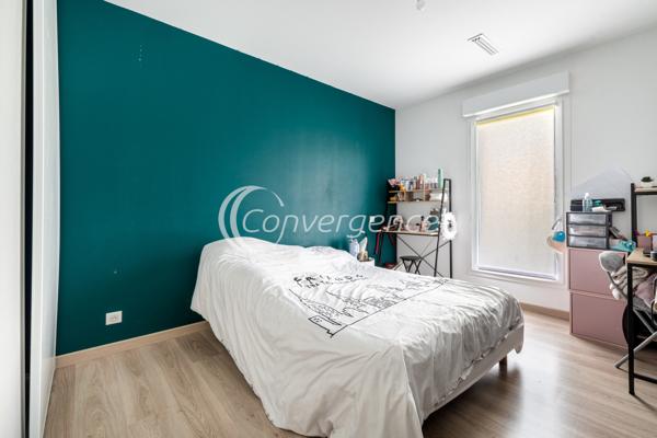 Maison
                                                                                                                                                                                                                                                                                                                        5 pièce(s)                                                                                                                                                                                                          4 chambre(s)                                                                                                                                                                                                          146  m²