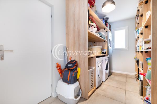 Maison
                                                                                                                                                                                                                                                                                                                        5 pièce(s)                                                                                                                                                                                                          4 chambre(s)                                                                                                                                                                                                          146  m²