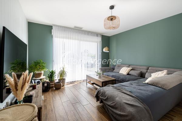 Maison
                                                                                                                                                                                                                                                                                                                        5 pièce(s)                                                                                                                                                                                                          4 chambre(s)                                                                                                                                                                                                          146  m²
