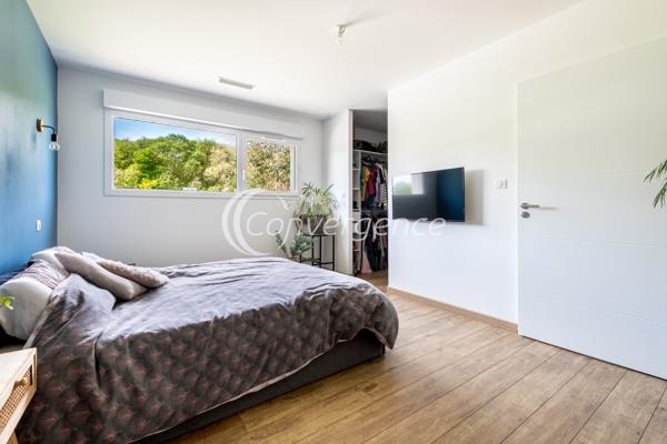 Maison
                                                                                                                                                                                                                                                                                                                        5 pièce(s)                                                                                                                                                                                                          4 chambre(s)                                                                                                                                                                                                          146  m²