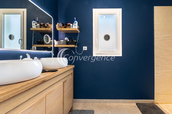 Maison
                                                                                                                                                                                                                                                                                                                        5 pièce(s)                                                                                                                                                                                                          4 chambre(s)                                                                                                                                                                                                          146  m²