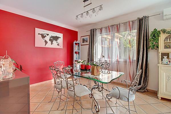 Maison familiale T7 de 210 m² avec vue panoramique sur l'étang , piscine hors-sol sur Vitrolles Nord