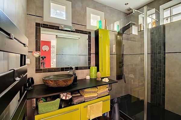 Maison familiale T7 de 210 m² avec vue panoramique sur l'étang , piscine hors-sol sur Vitrolles Nord