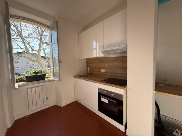 Appartement Les Milles 43pièce(s) 48m2, 1er étage, centre ville, atypique