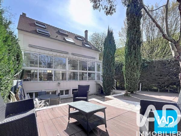 Maison à vendre 7 pièces 240,3 m² Le Chesnay-Rocquencourt