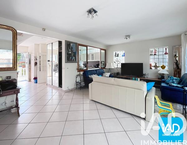 Maison à vendre 7 pièces 240,3 m² Le Chesnay-Rocquencourt