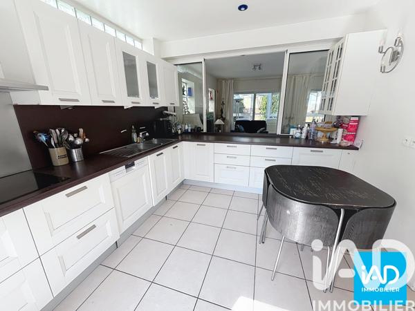 Maison à vendre 7 pièces 240,3 m² Le Chesnay-Rocquencourt