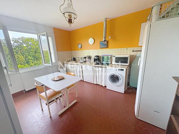 Maison Limoges, quartier Roussillon, 6 pièce(s) 147 m2, 4 chambres, 2 SDB, jardin