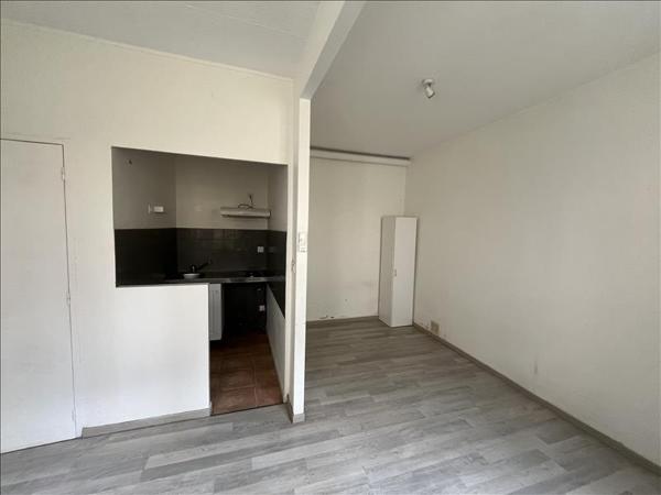 Appartement à louer |  CASTILLON LA BATAILLE |  1 pièce | 25 m²