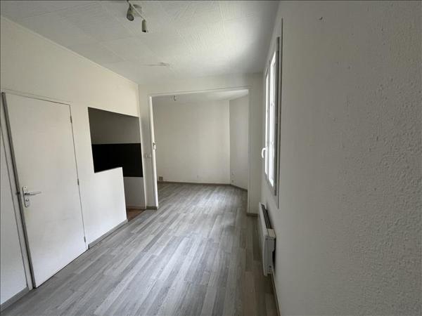 Appartement à louer |  CASTILLON LA BATAILLE |  1 pièce | 25 m²