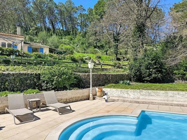 Authentique bastide provençale avec gîtes, piscine et grand terrain