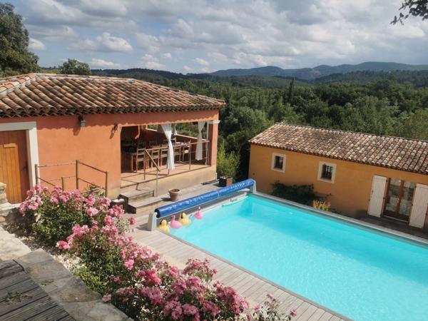 VILLA LORGUES DE 236M² SUPERBE ENVIRONNEMENT