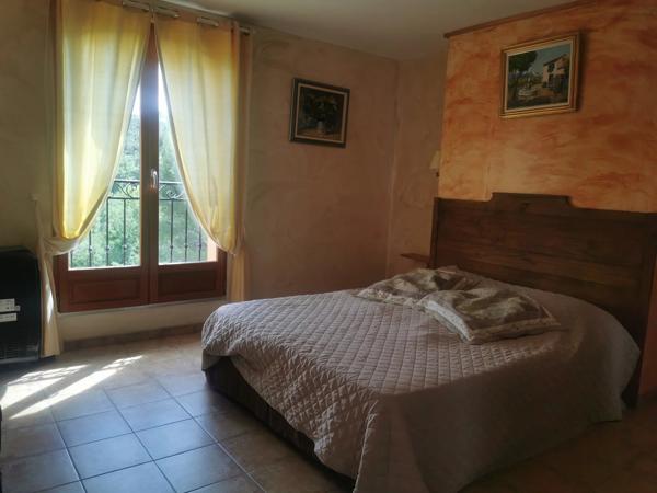 VILLA LORGUES DE 236M² SUPERBE ENVIRONNEMENT