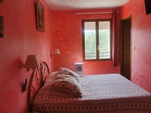 VILLA LORGUES DE 236M² SUPERBE ENVIRONNEMENT