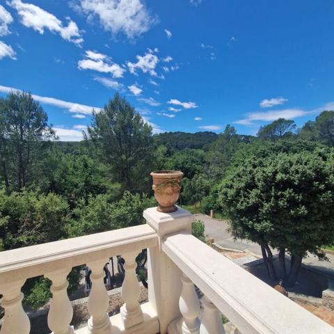 VILLA LORGUES DE 236M² SUPERBE ENVIRONNEMENT