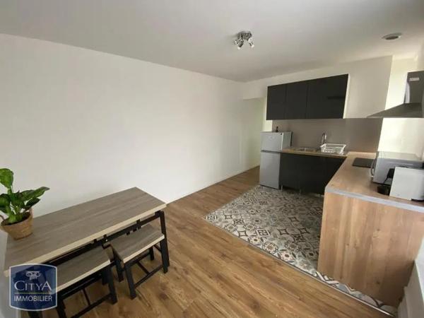 Appartement à louer 2 pièces 41.57m² Charleville-Mézières (08000)