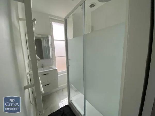 Appartement à louer 2 pièces 41.57m² Charleville-Mézières (08000)