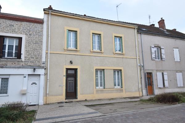 Maison à vendre 7 pièces GENELARD (71)