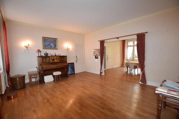 Maison à vendre 7 pièces GENELARD (71)