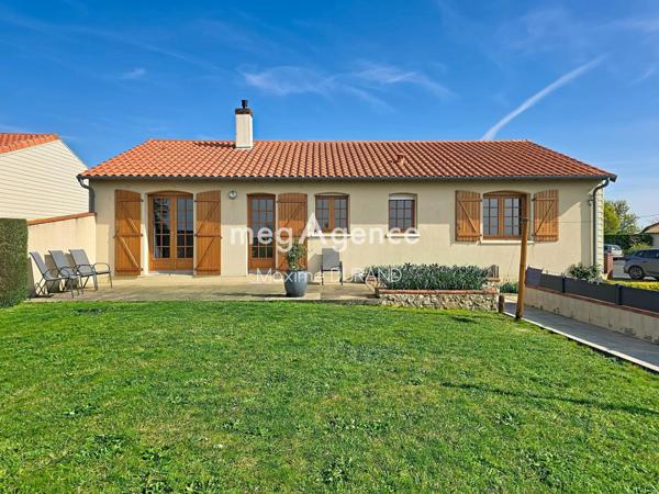 Maison à Montrevault-sur-Èvre, 49110 - 6 pièces 114m²